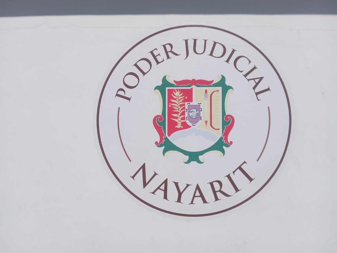 Sello del Poder Judicial de Nayarit, México, con escudo y texto circular.